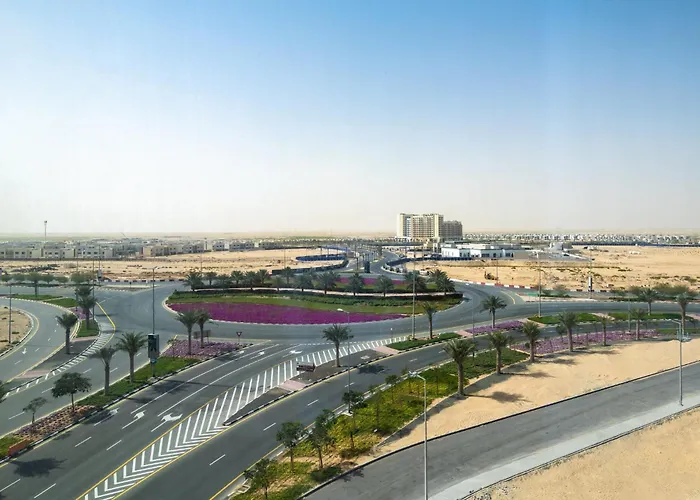 Holiday Inn Dubai Al-Maktoum Airport